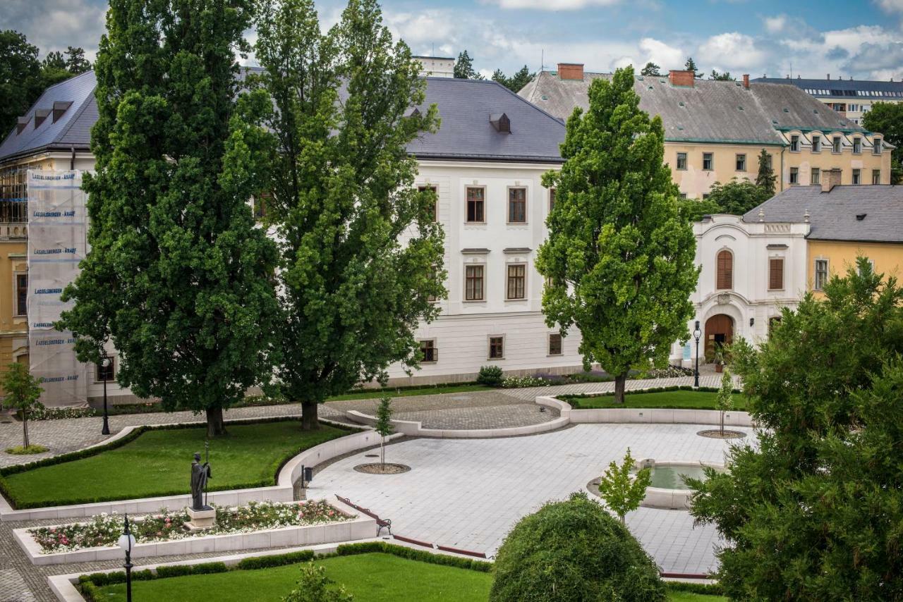 Suzy Apartman Eger Exterior foto